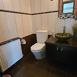 5 Bedroom Paphos Βίλα Πολέμι