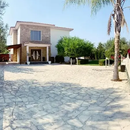 Βίλα 5 Bedroom Paphos Πολέμι